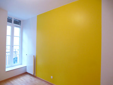 Mur jaune chambre